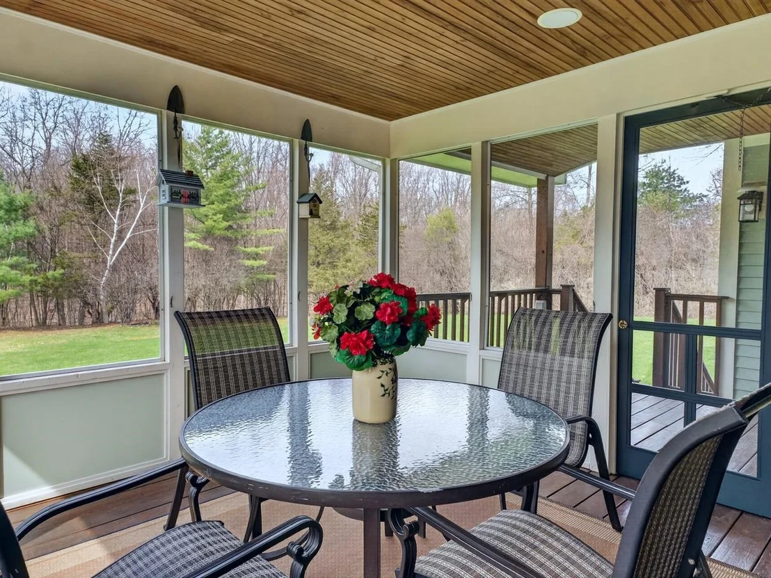 Photo of 79 Featherbed