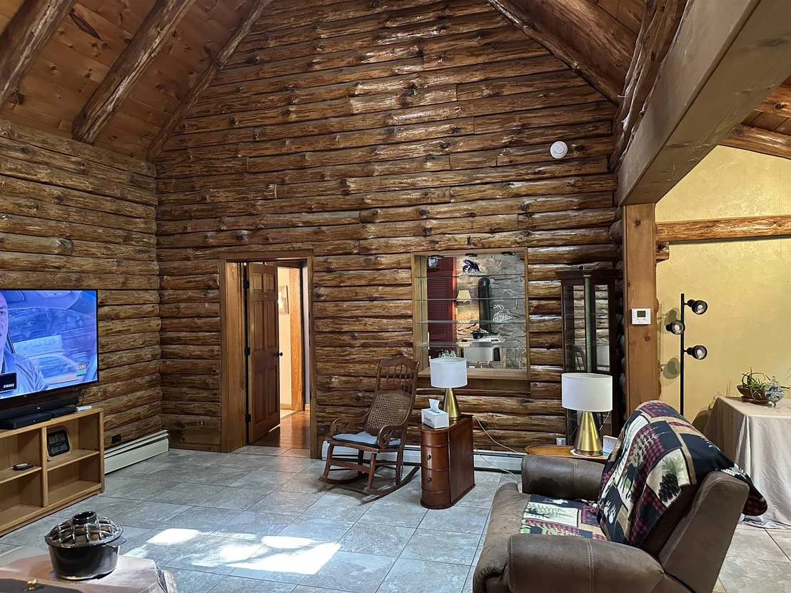 Photo of 220 Monadnock