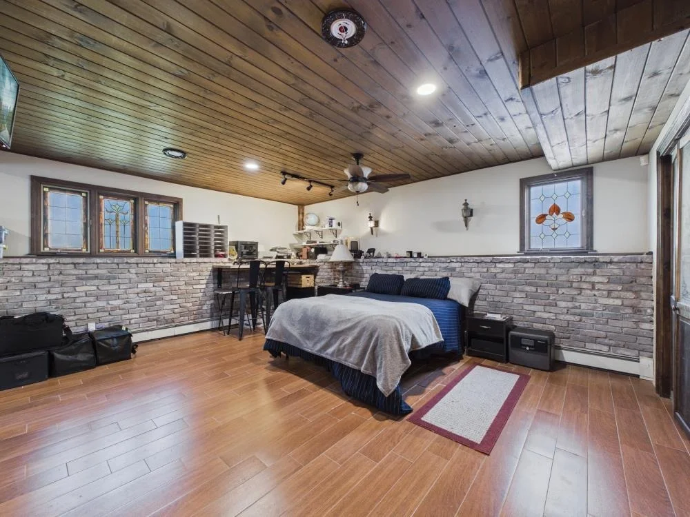Photo of 6 Maple