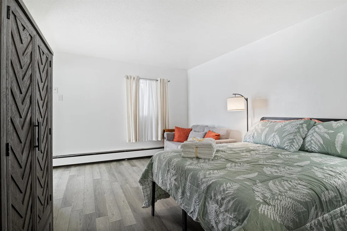 Photo of Unit 11 at 933 Ocean