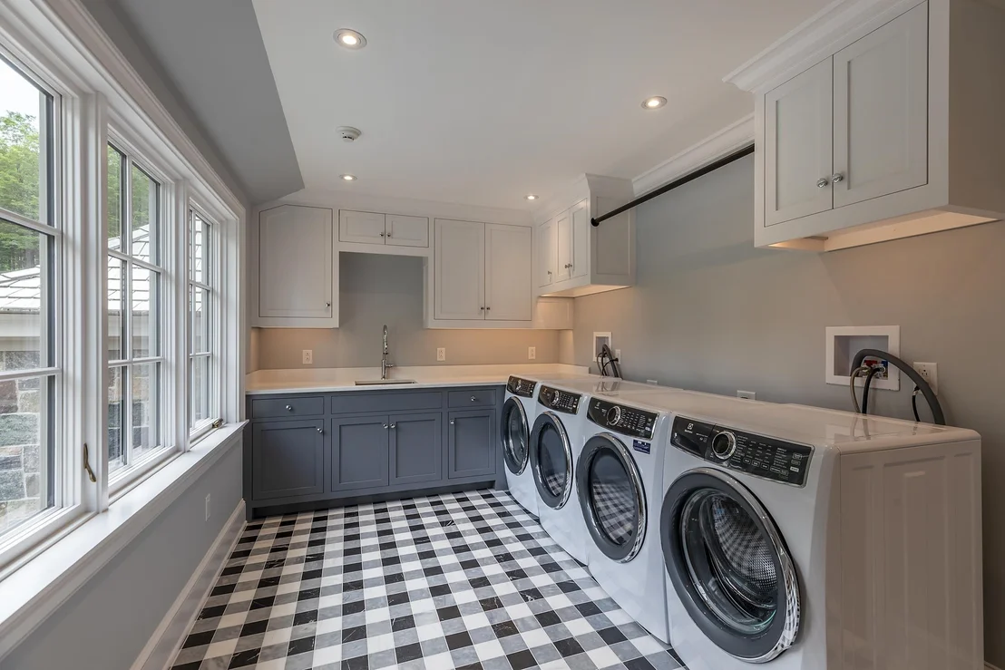 Photo of 551 West Fields