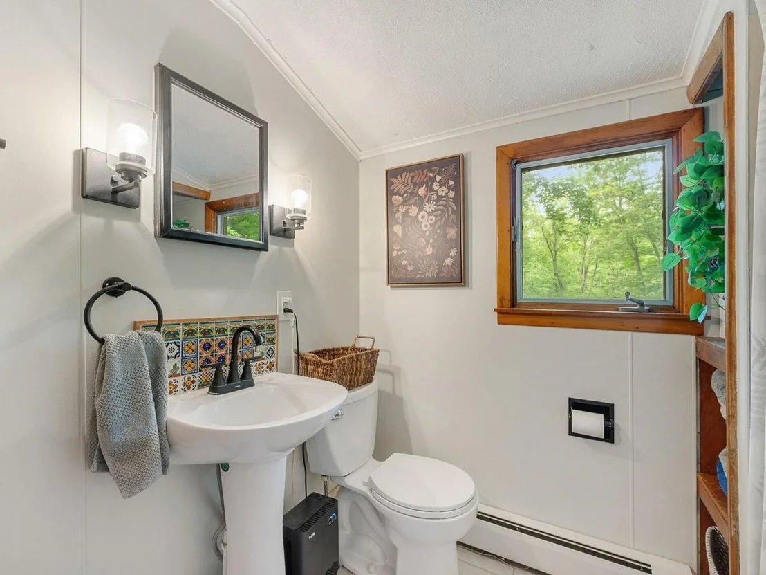 Photo of 1128 Hardscrabble