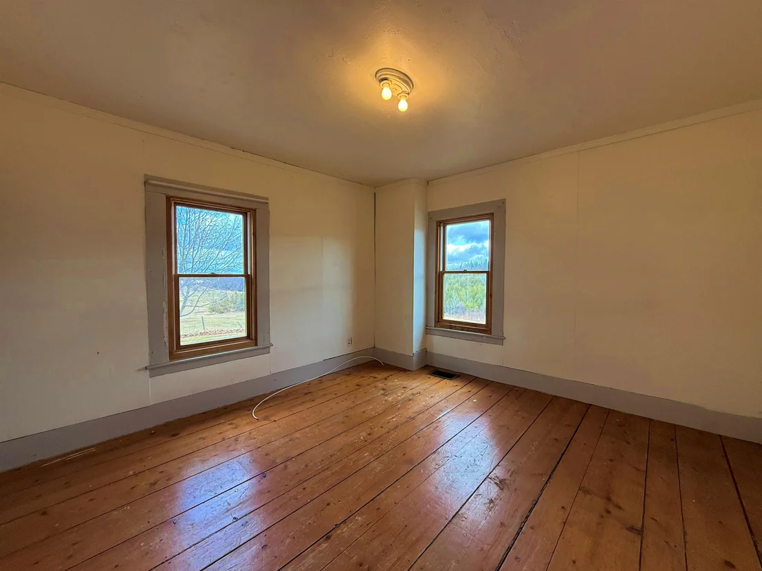 Photo of 2570 Maple Hill