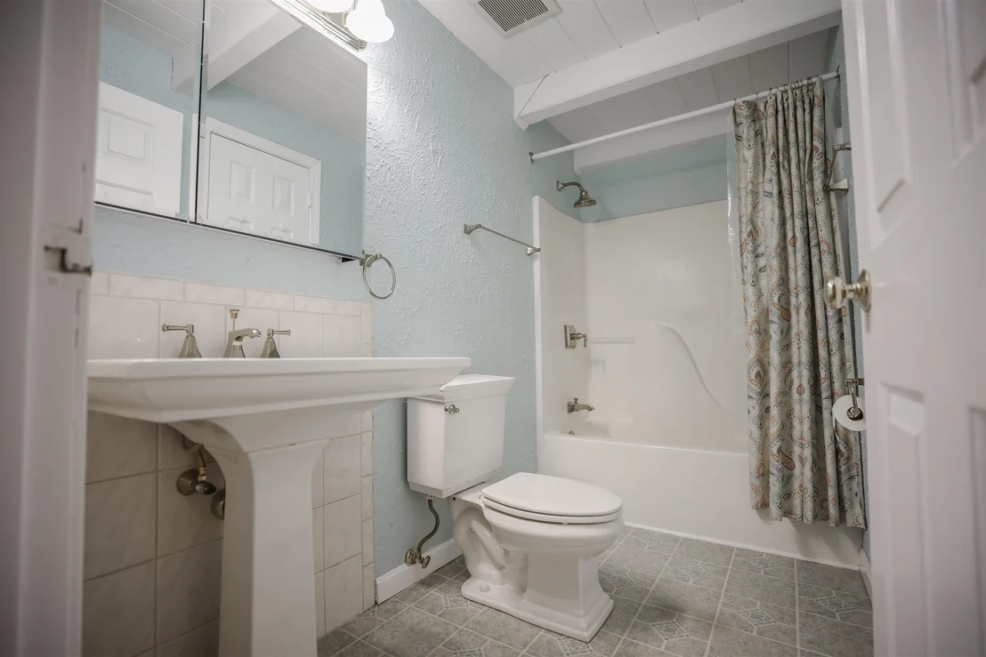 Photo of 570 Upper Meehan