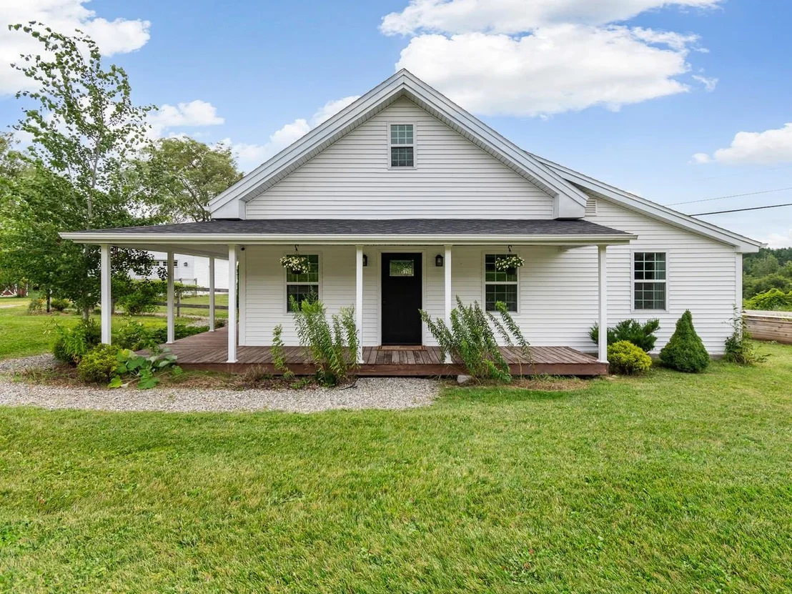 Photo of 3687 Oak Hill