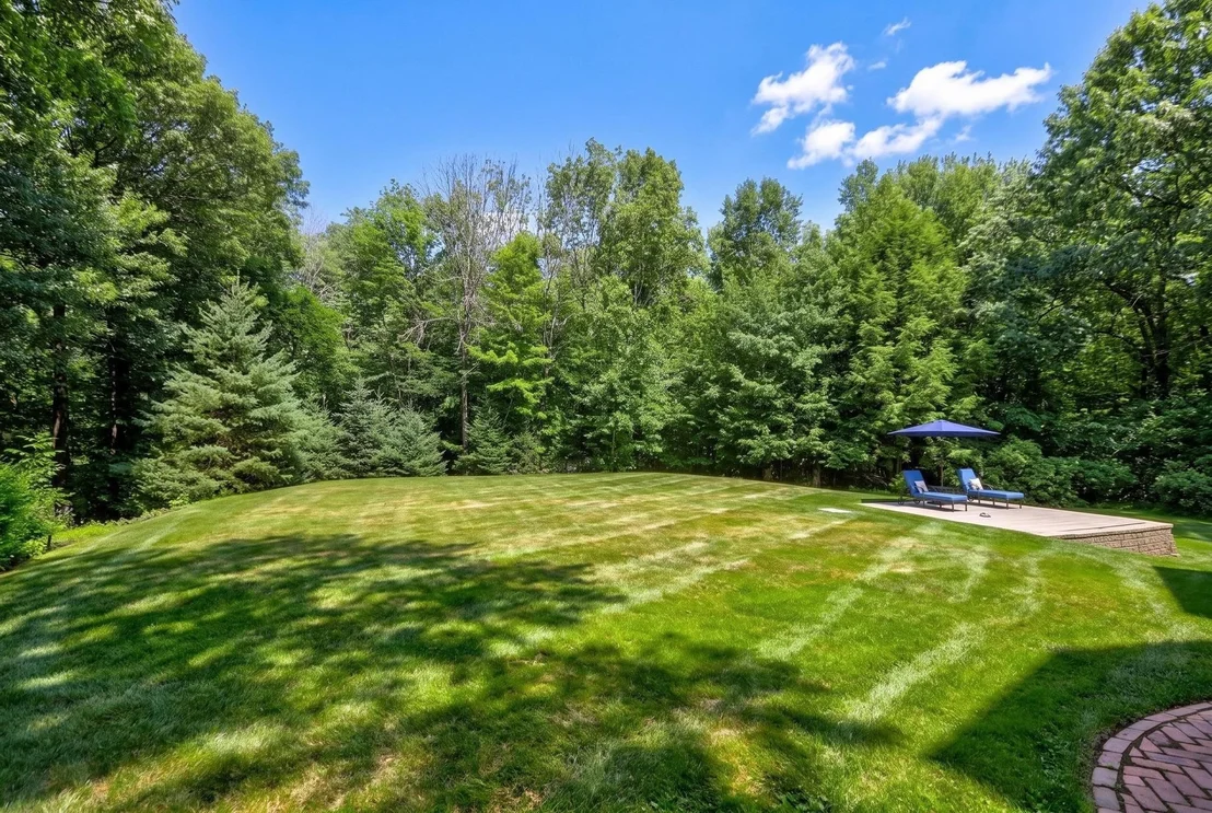 Photo of 8 Bear Hill