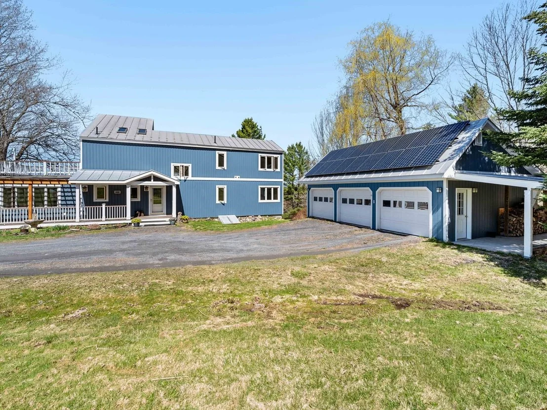 Photo of 2381 Middle