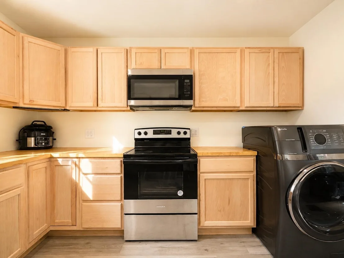 Photo of 270 Dorr