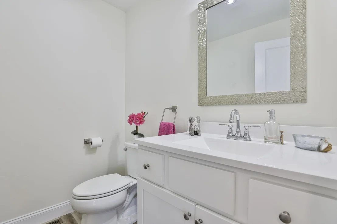 Photo of Unit B at 4 Bovee