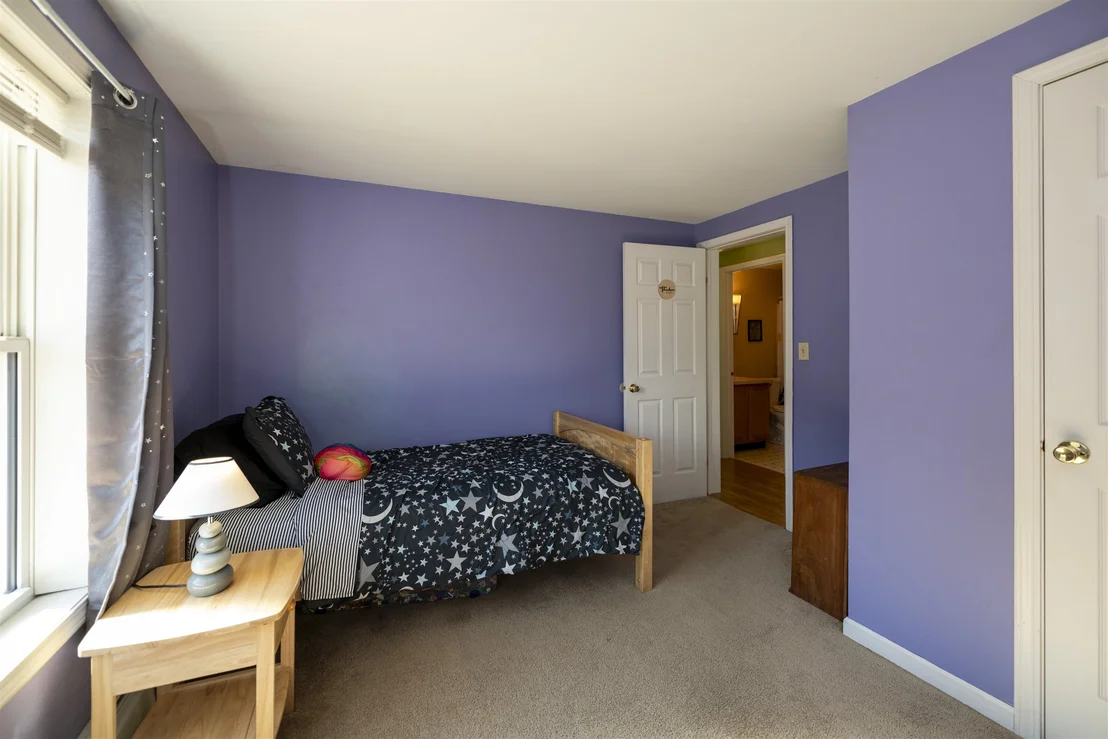 Photo of 401 Colonial