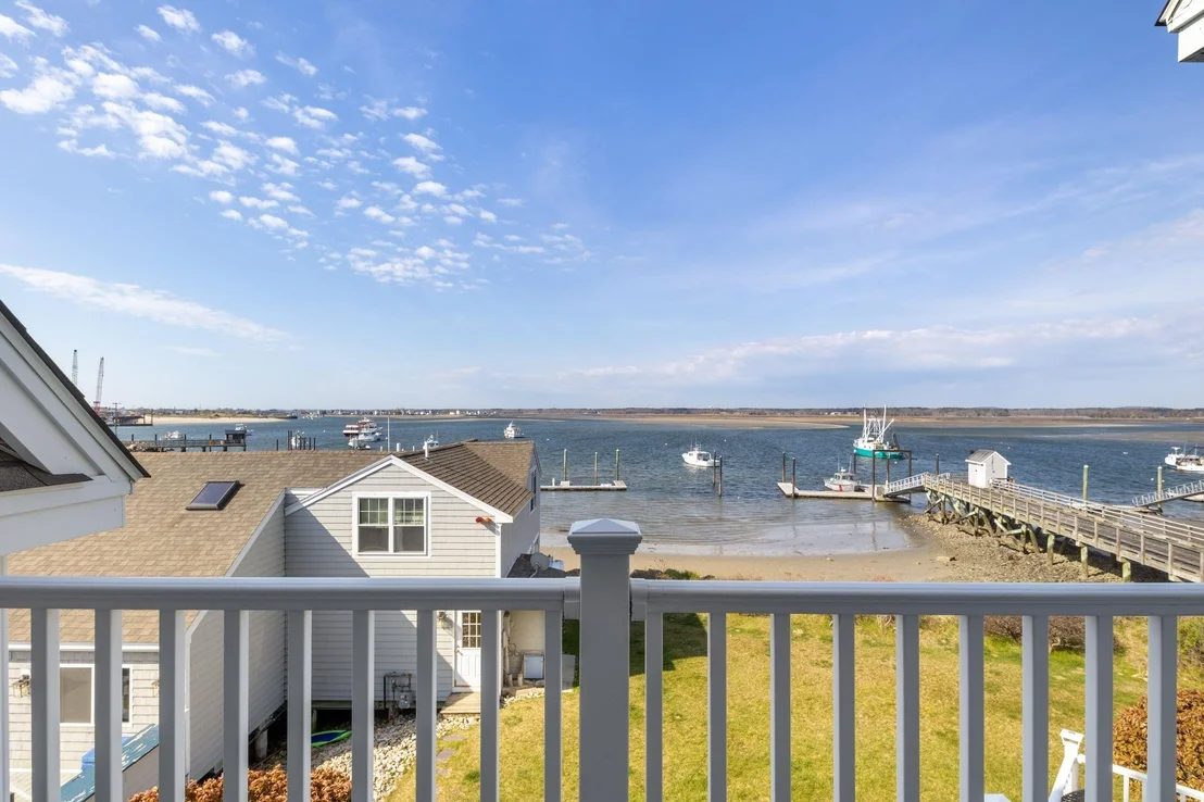 Photo of Unit 4 at 24 Harbor