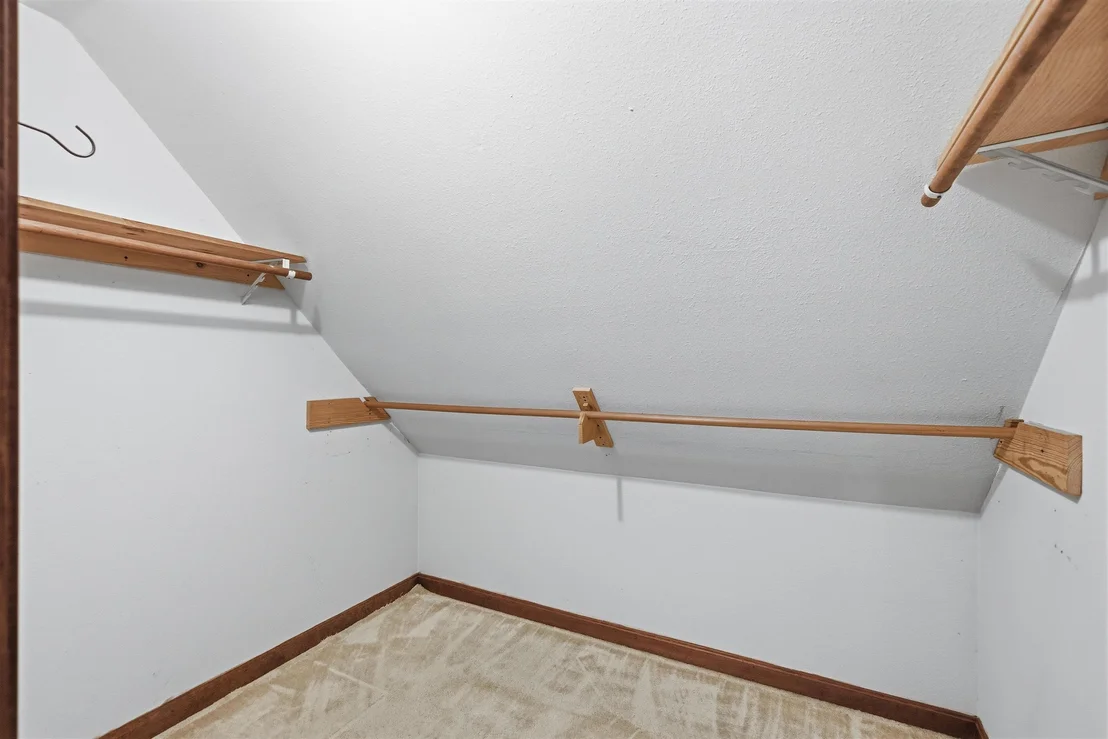Photo of 1572 Skyline