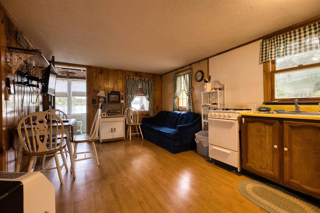 Photo of 463 Huckins