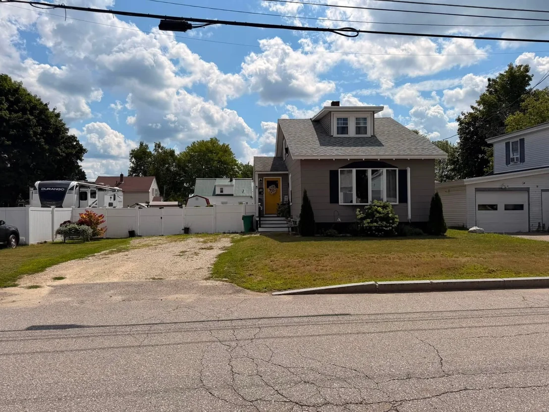 Photo of 98 Maple