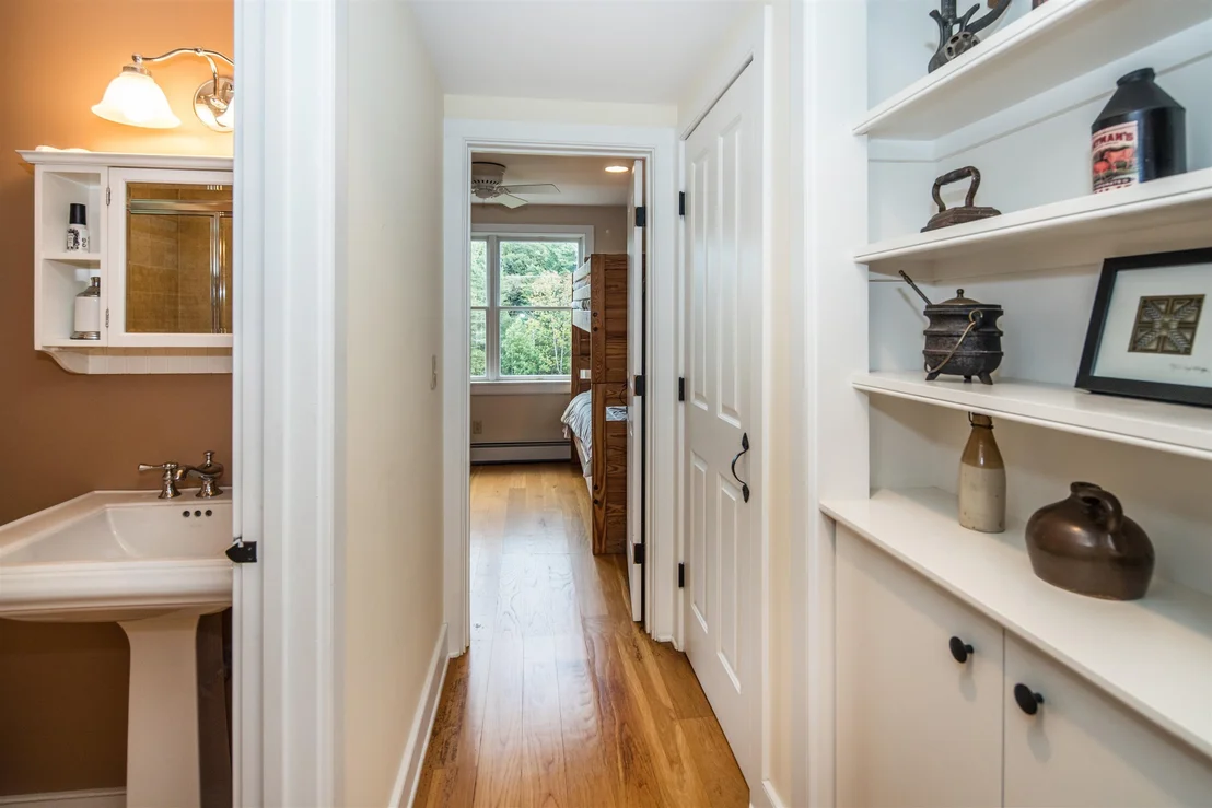 Photo of 3259 West Hill