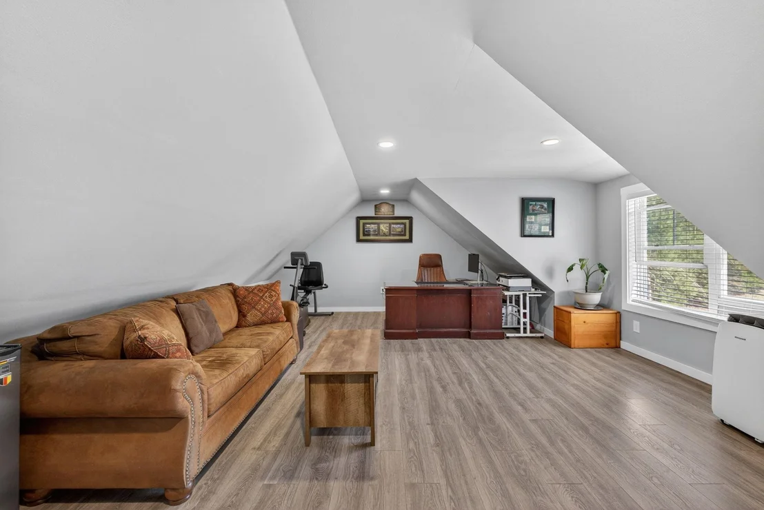 Photo of 21 N Mason