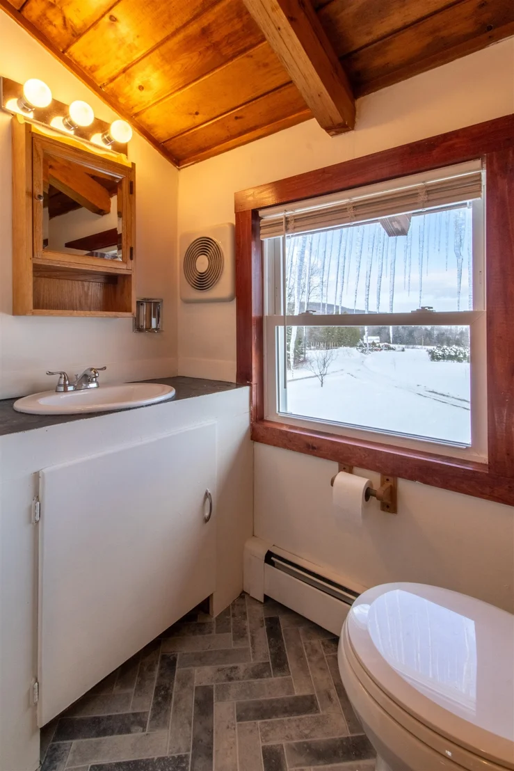 Photo of 2431 Roaring Brook