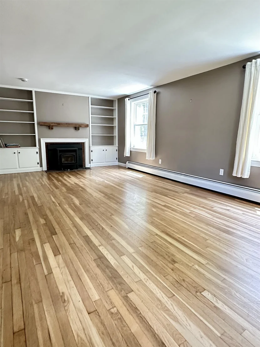 Photo of 720 Pine Banks