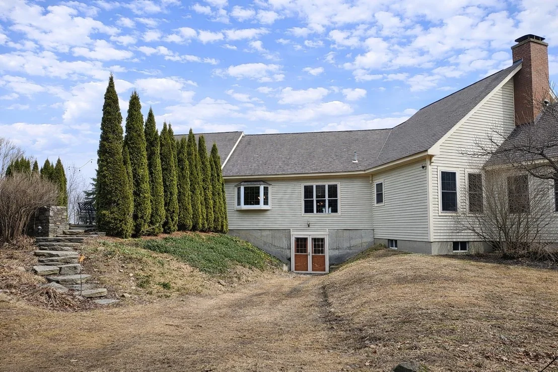 Photo of 692 Old Walpole