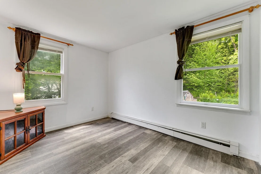 Photo of 387 Foote Brook