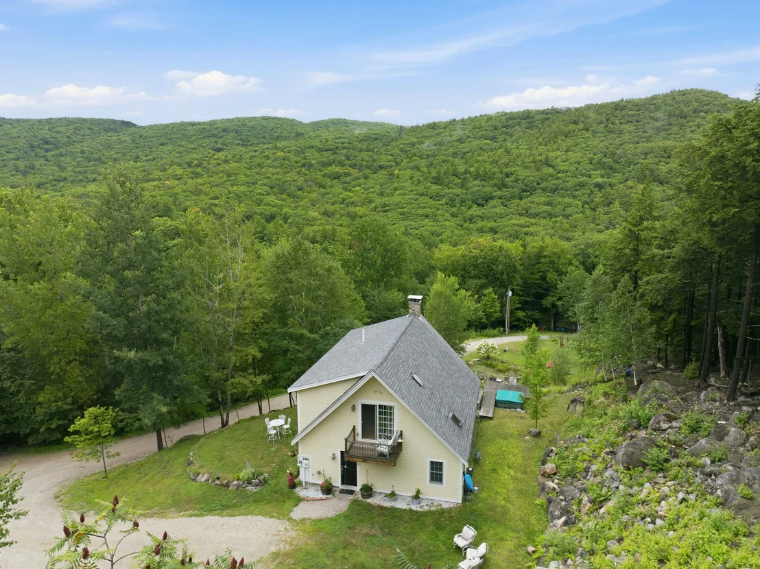 Photo of 125 Cunningham Pond