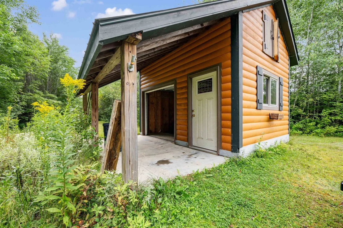 Photo of 44 Dubeau