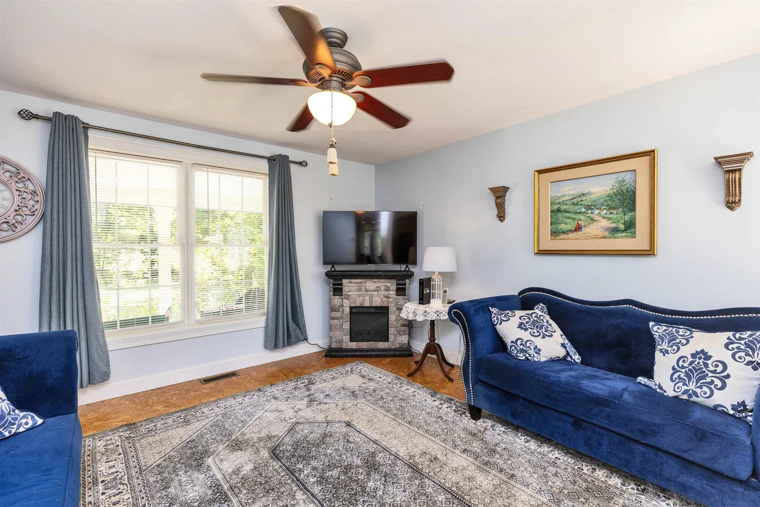 Photo of 230 Hoit