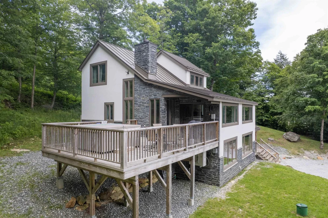 Photo of Unit UNITD at 300 Trailside