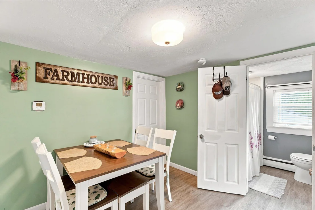 Photo of 33 Beacon Hill