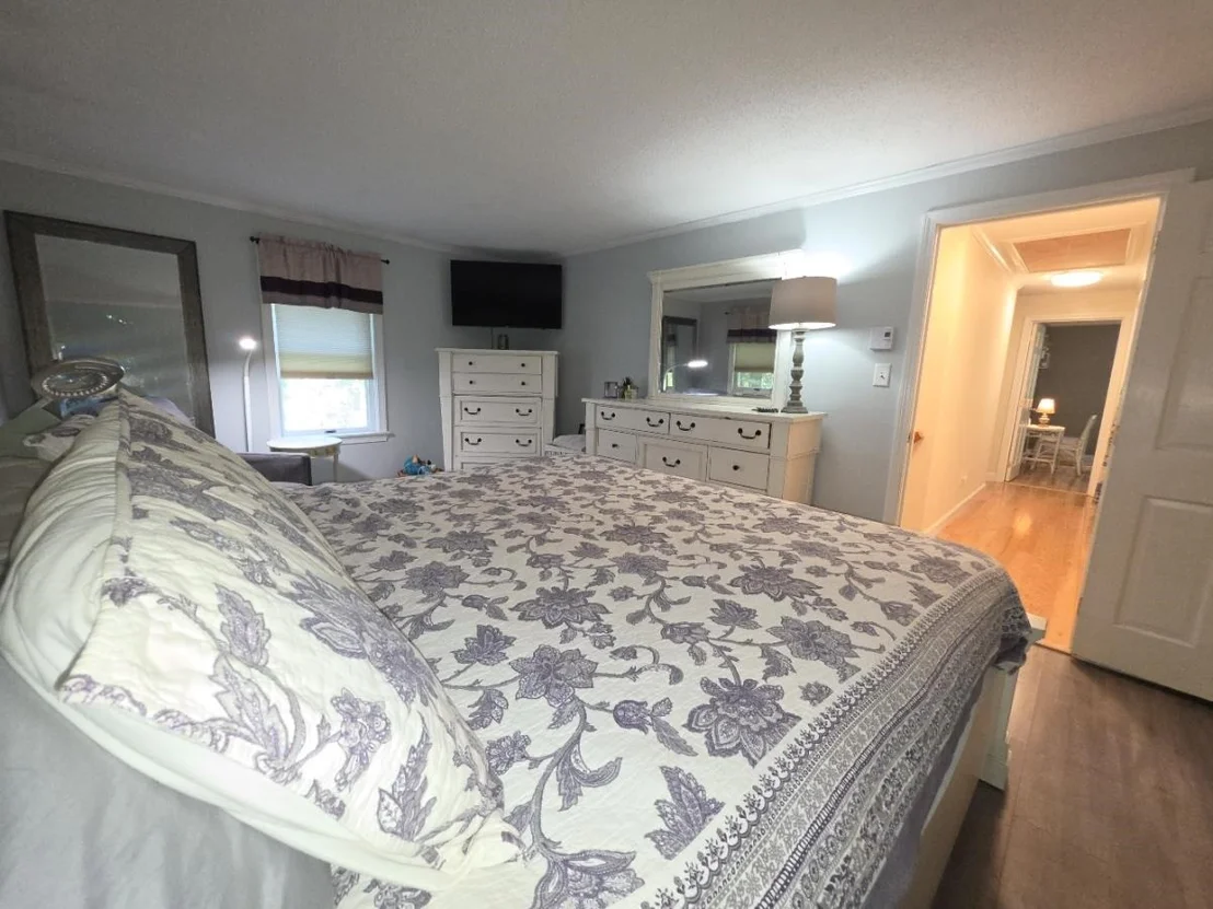 Photo of 2 Greenleaf