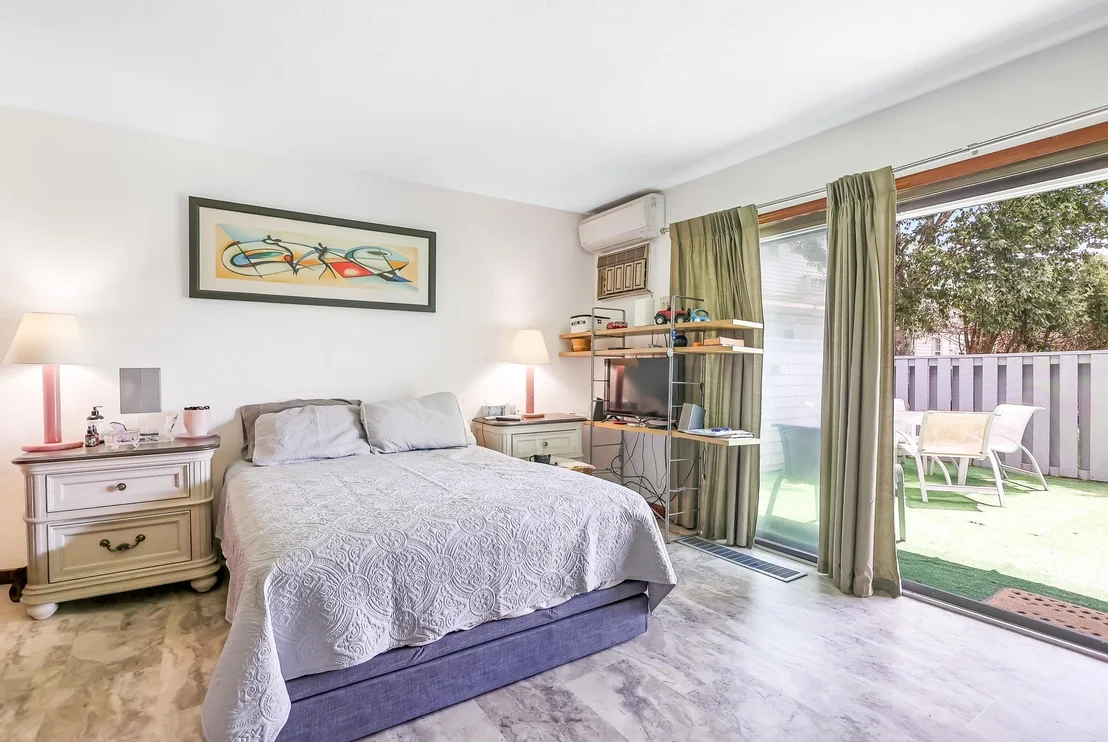 Photo of Unit 1 at 951 Ocean