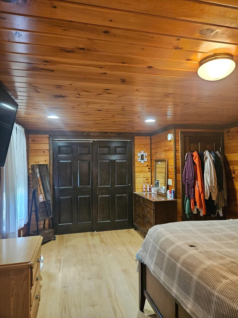 Photo of 731 Howard Hill