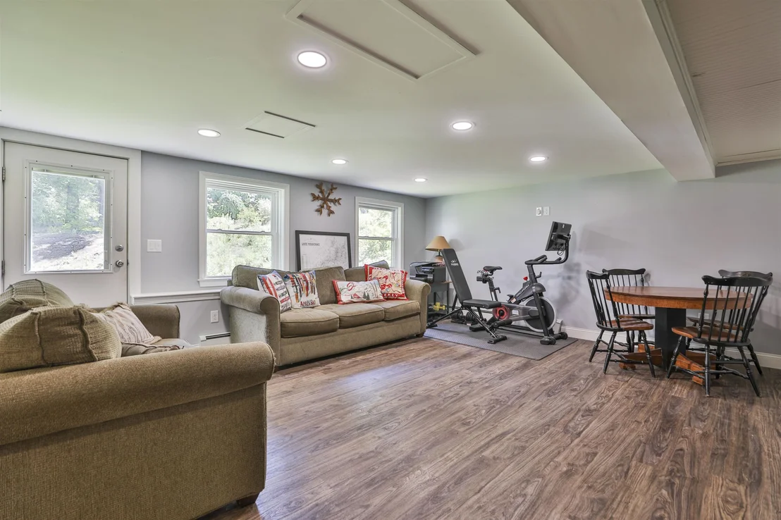 Photo of 61 Knollcrest