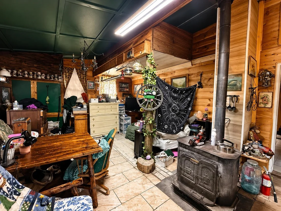 Photo of 933 Milan