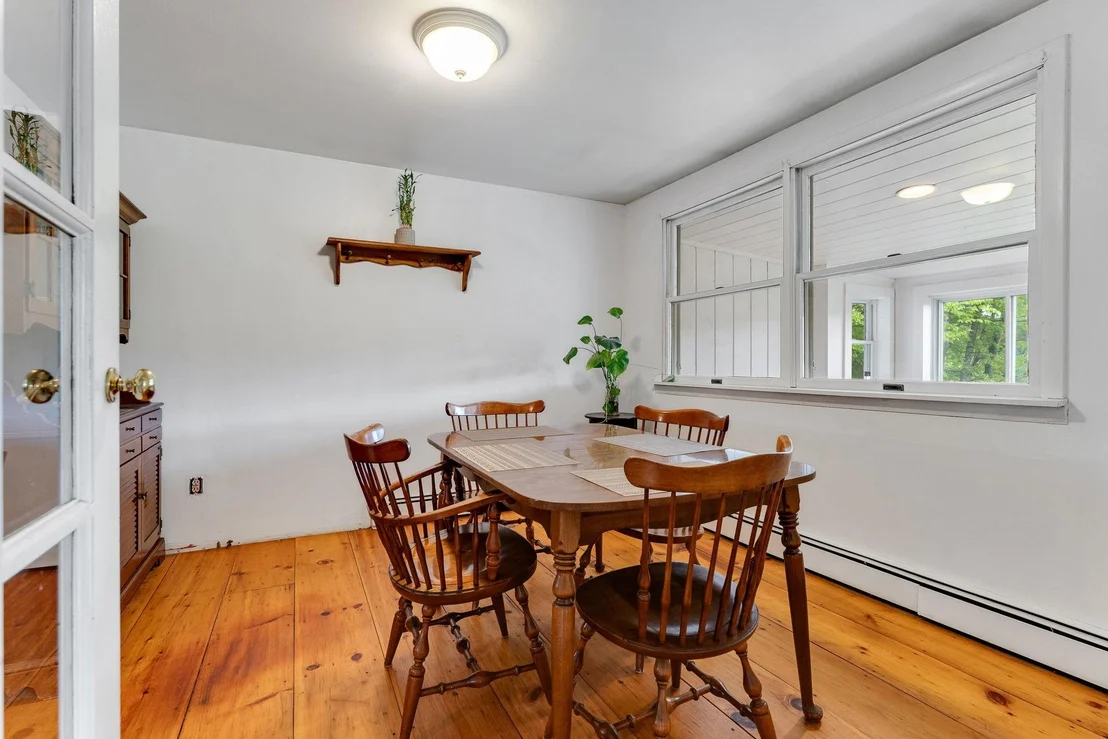 Photo of 387 Foote Brook