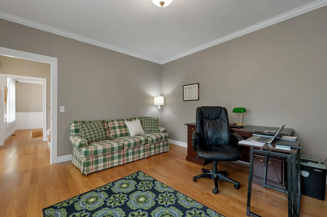 Photo of 26 Lamplighter