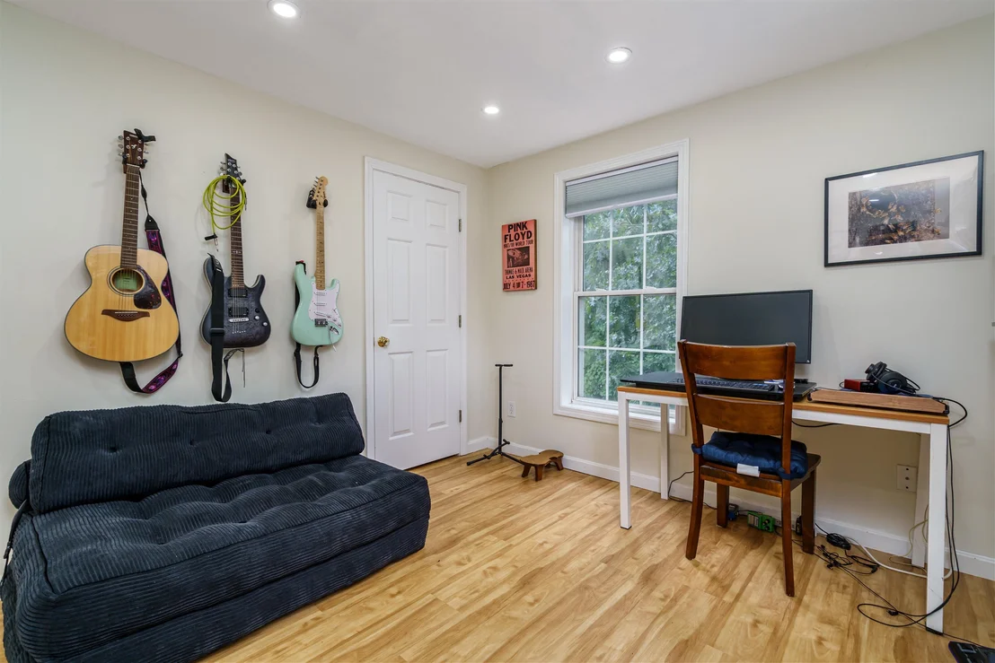 Photo of 37 Tamarack