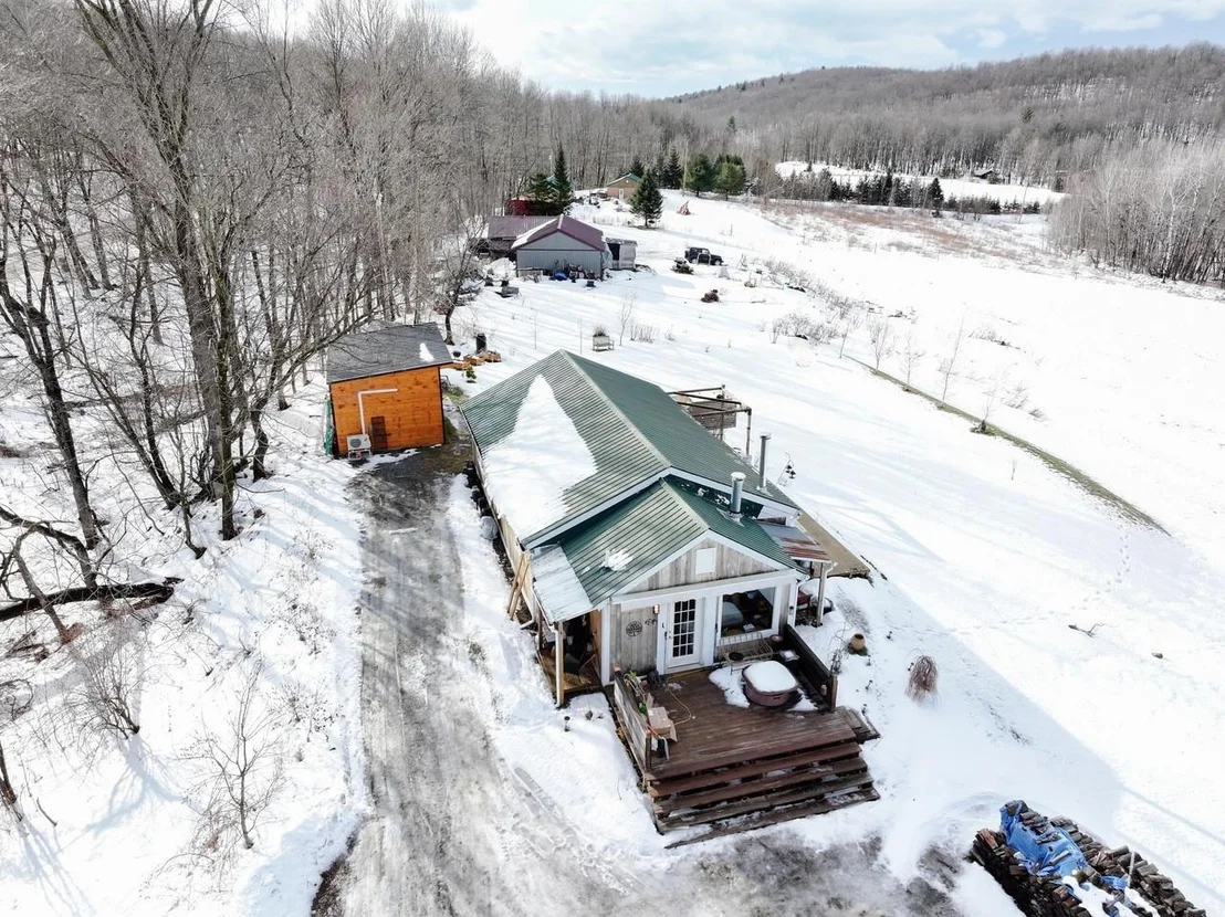 Photo of 2882 Perley