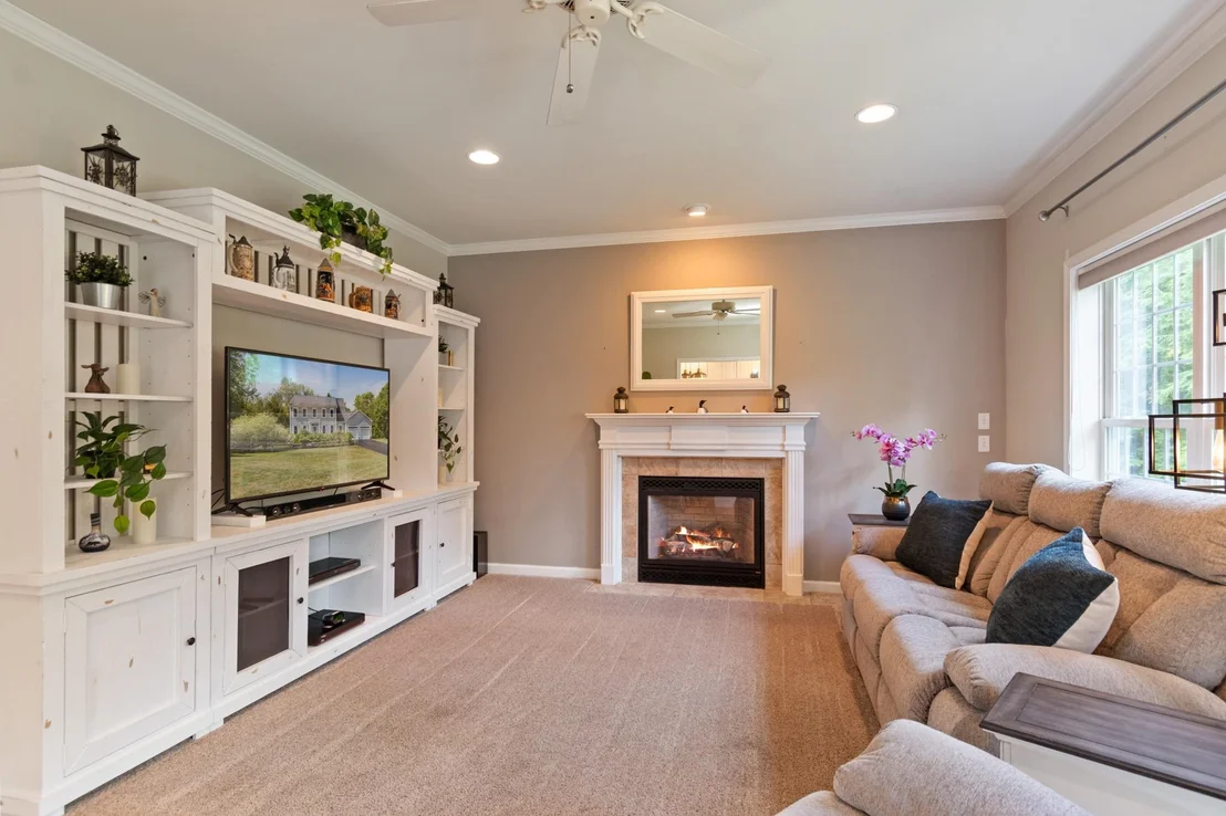 Photo of 900 Ledgewood