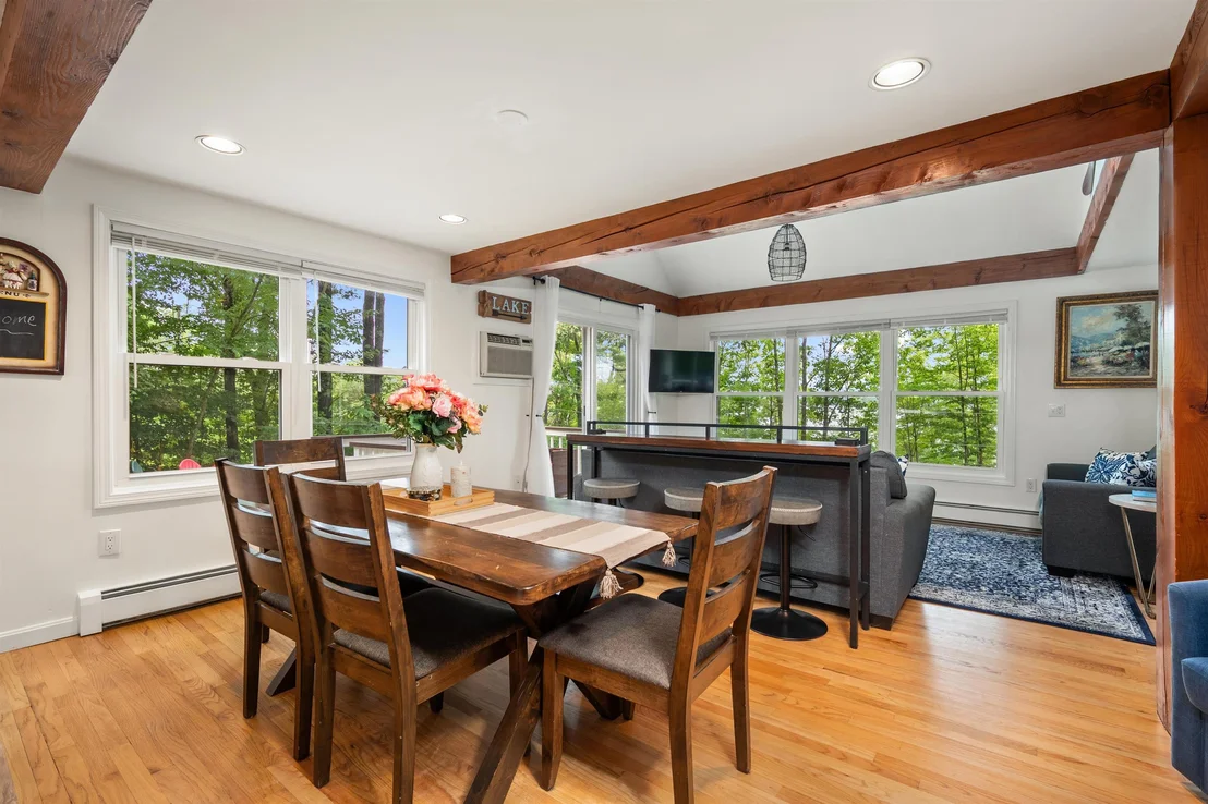 Photo of 10 Lakeview