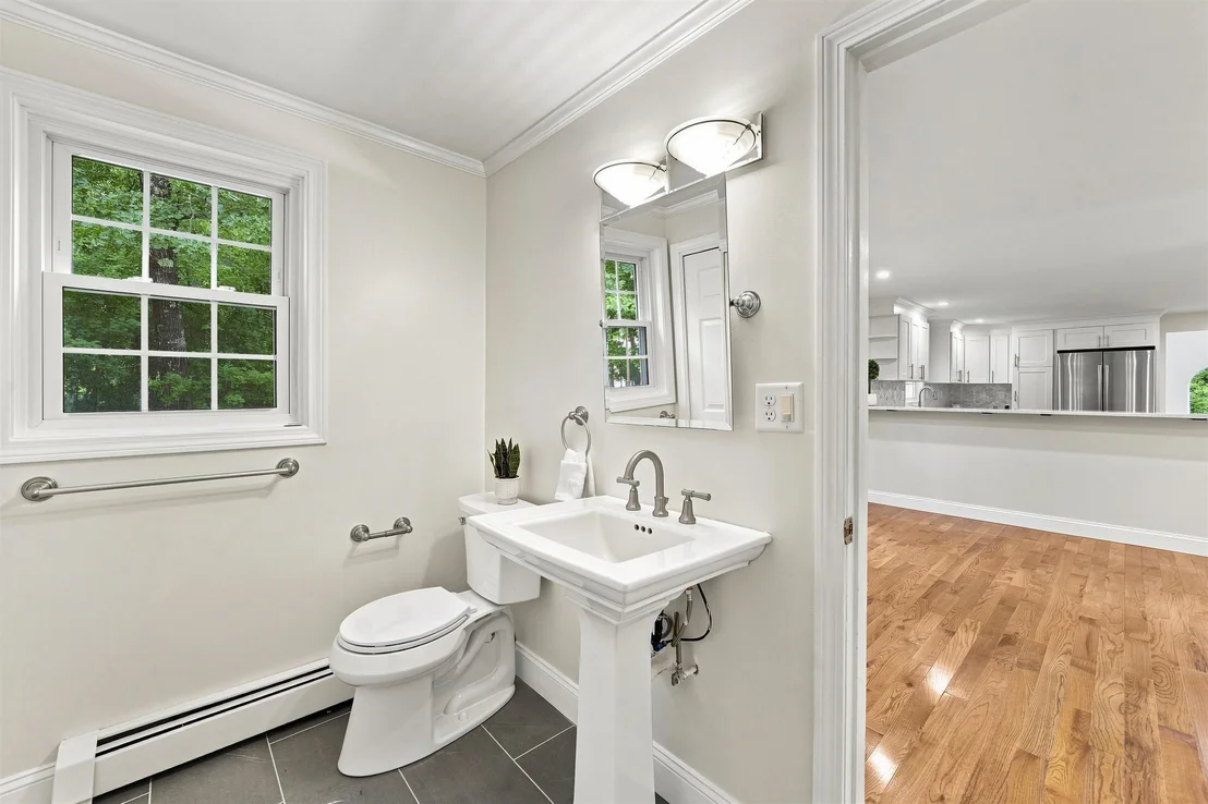 Photo of 9 Alexandra