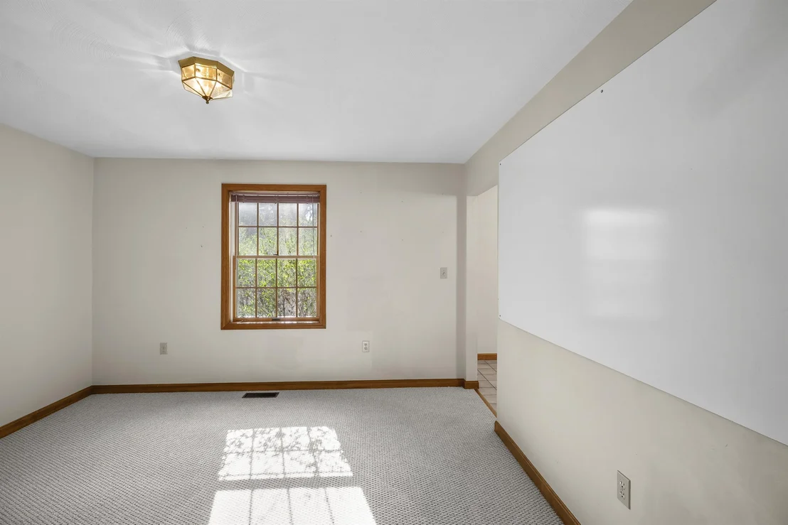 Photo of 9 Maxwell