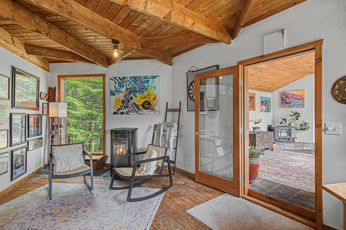 Photo of 2212 Symonds Mill