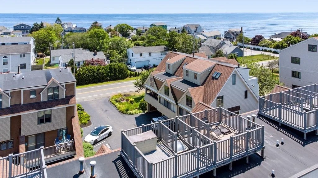 Photo of Unit 5 at 989 Ocean