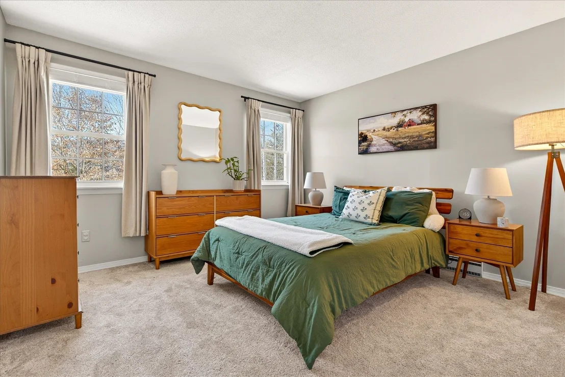 Photo of 681 Colonial