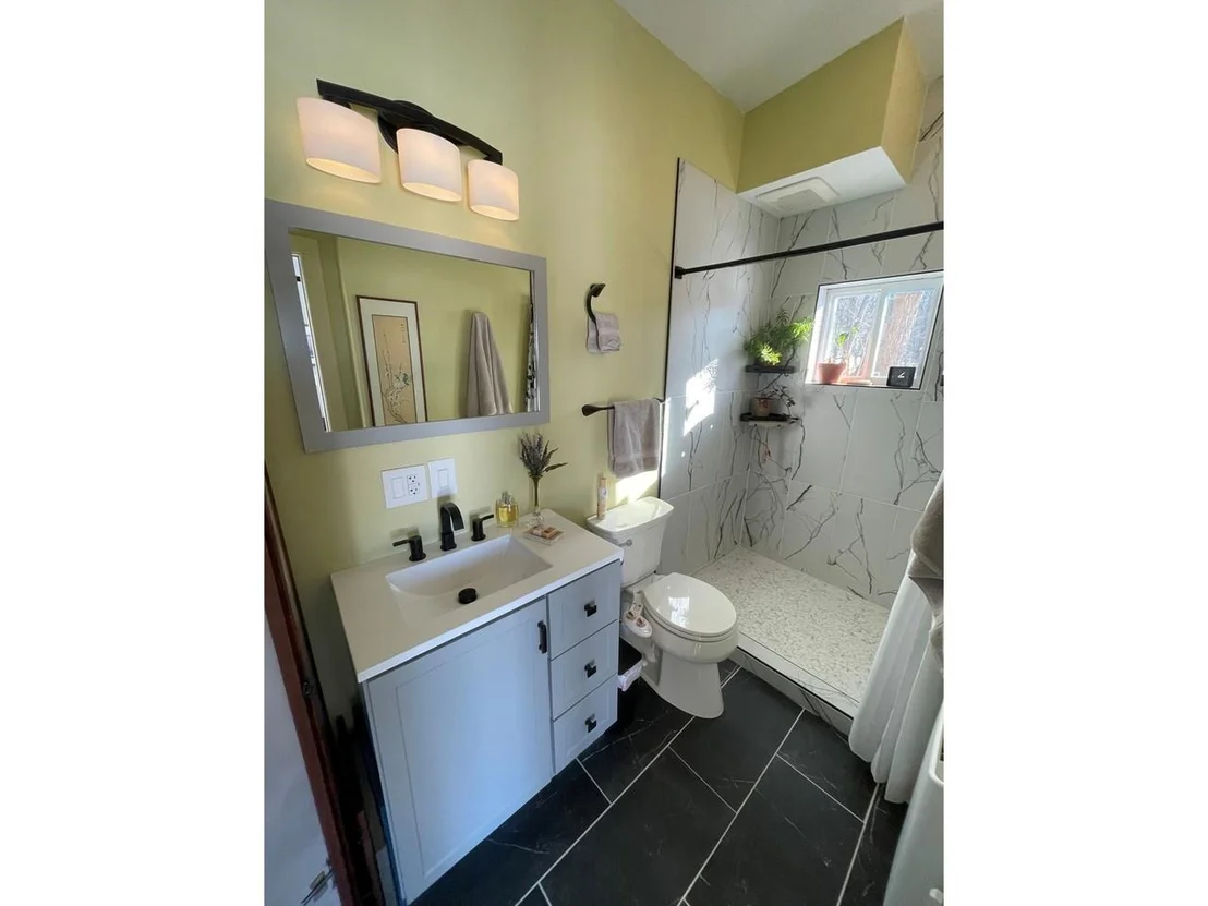 Photo of 2882 Perley