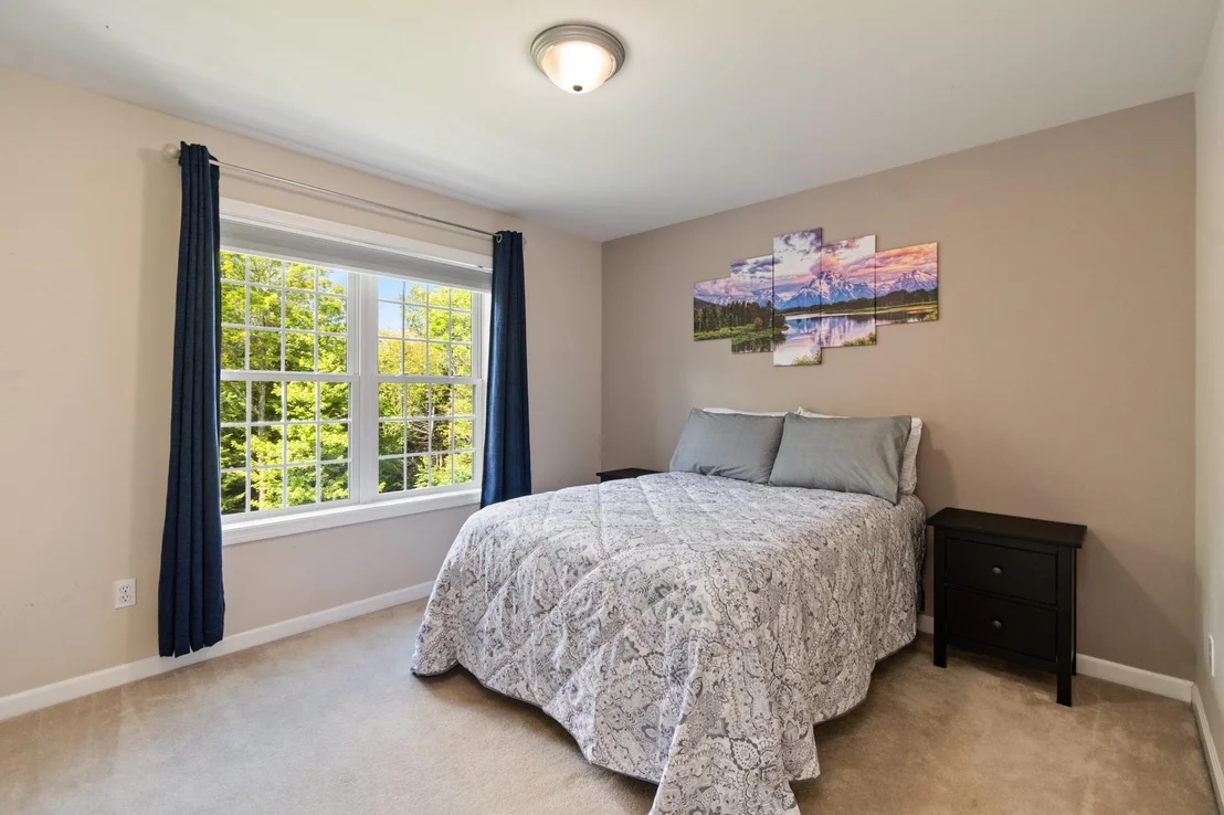 Photo of 900 Ledgewood