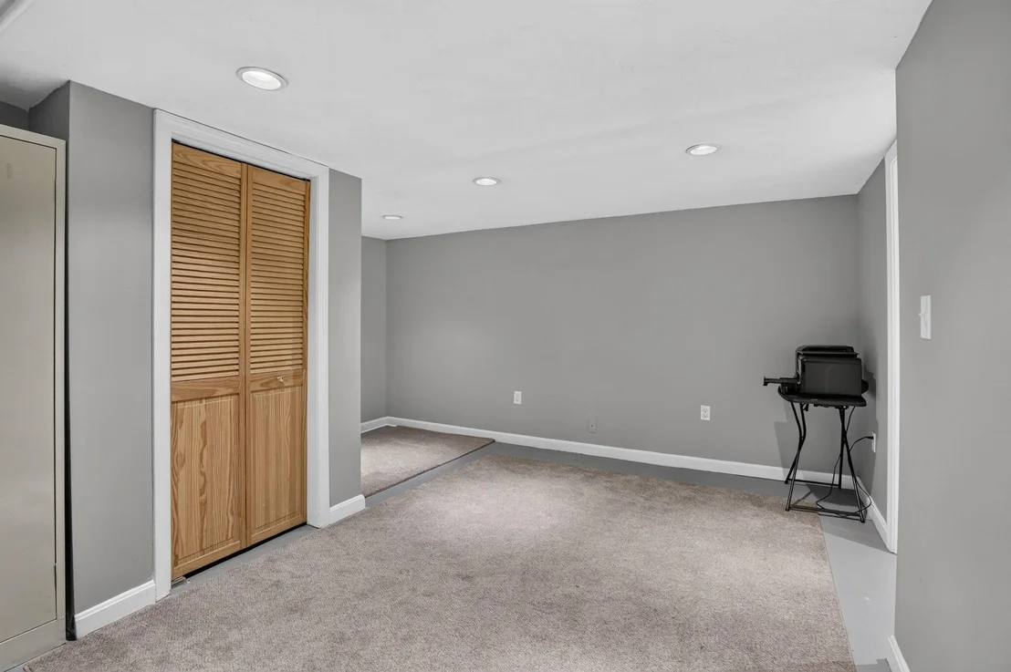 Photo of 2 Queensway
