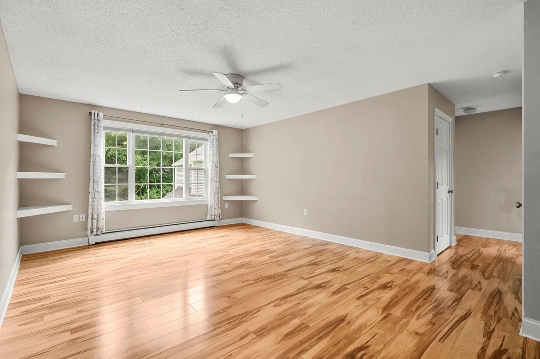 Photo of Unit J7 at 50 Brookside
