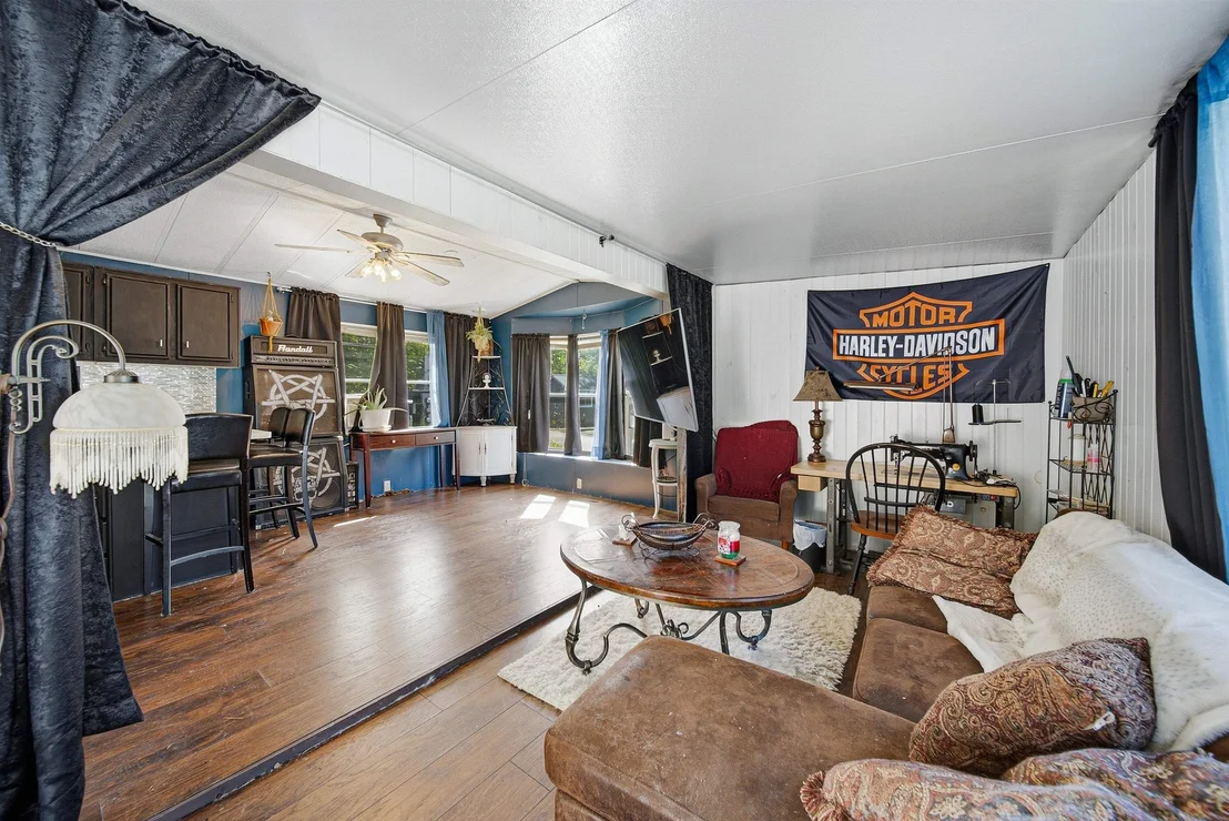 Photo of 14 Averill